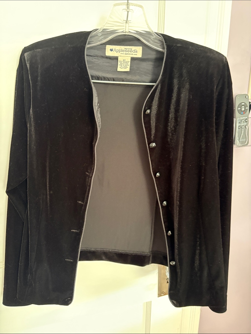 Jaket - Picture 1 of 4
